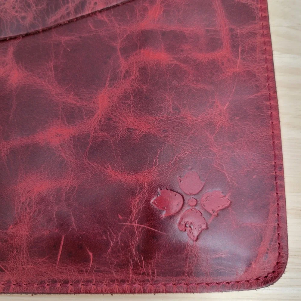 Patricia Nash Red Distressed Italian Leather Envelope Clutch Zip Pocket Bag Lux‎